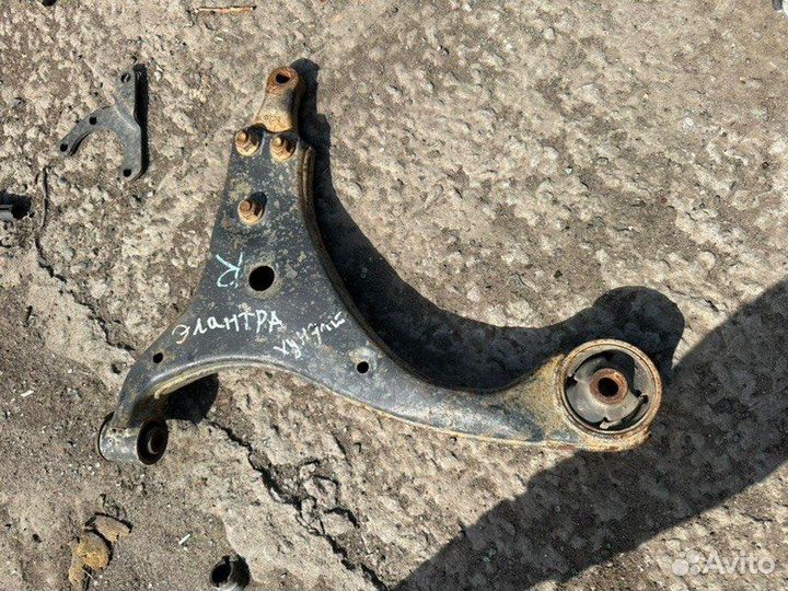 Рычаг передний правый Hyundai Elantra 4