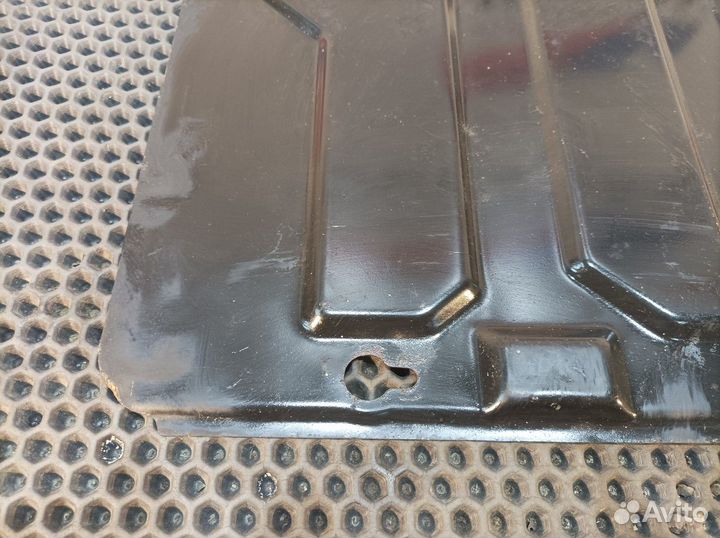 Крышка акб Mercedes-Benz Sprinter