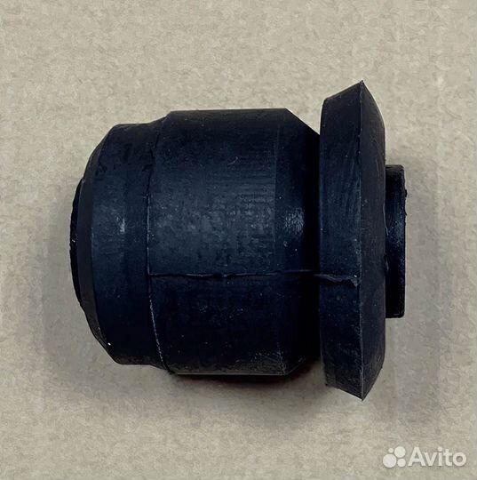 Сайлентблок рычага Mitsubishi L200