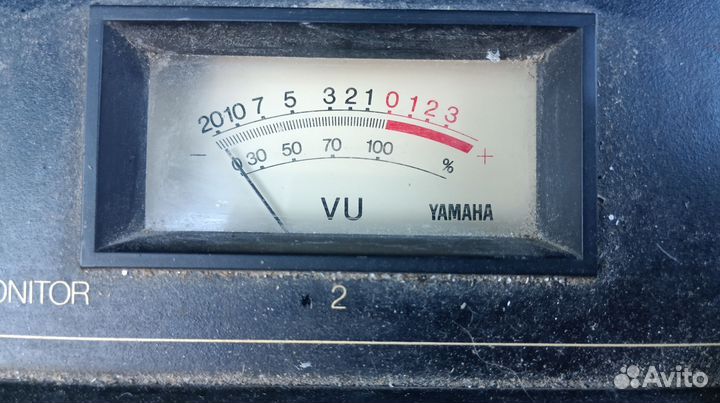 Активный микшерный пульт Yamaha