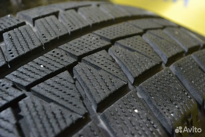 Bridgestone Blizzak Revo GZ 205/60 R16