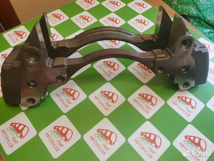 Кронштейн суппорта заднего L/R (скоба) K000027