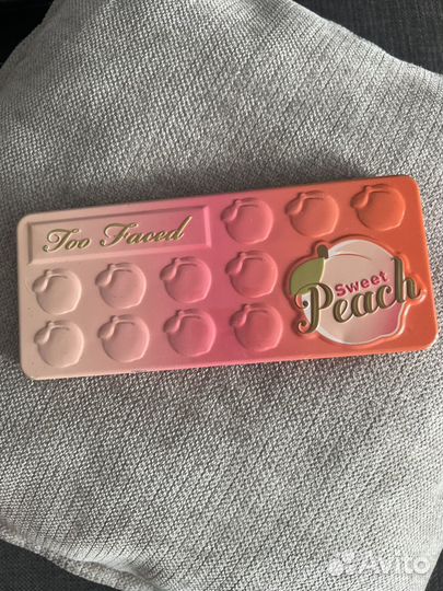 Палетка теней too faced