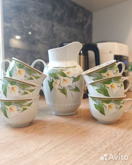 Чашки и кувшин