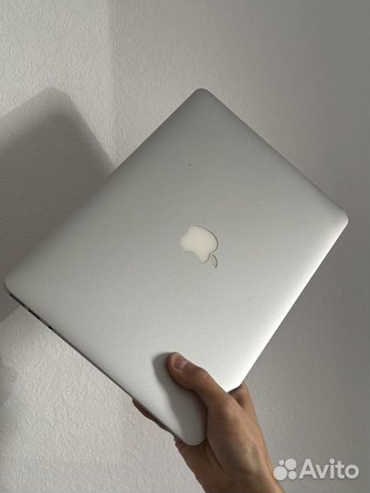 Apple MacBook Air (13-inch, Mid 2012)