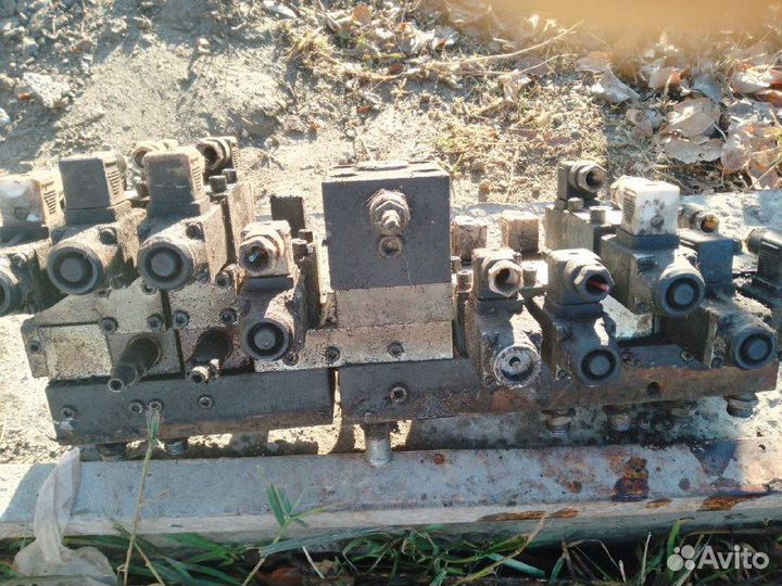 Гидрораспределитель для полесье