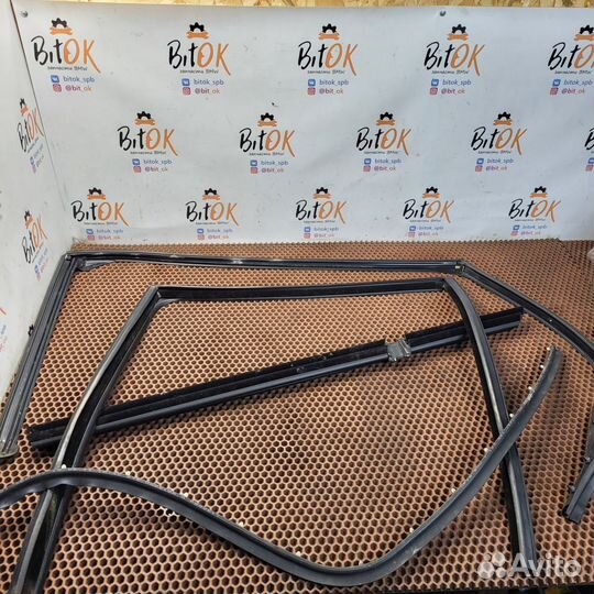 Резинки задней левой двери BMW f11 touring