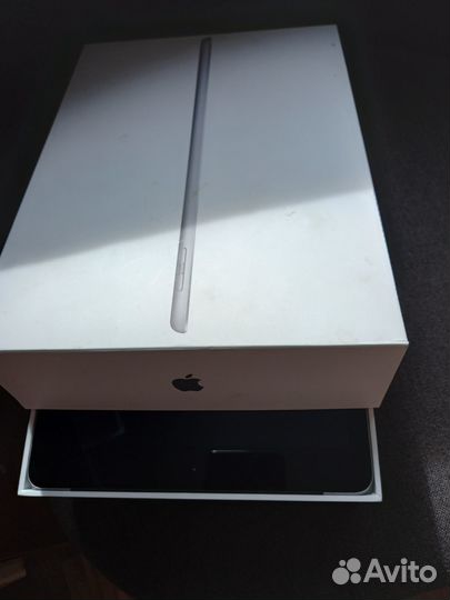 Продам планшет Apple iPad 2018 32Gb