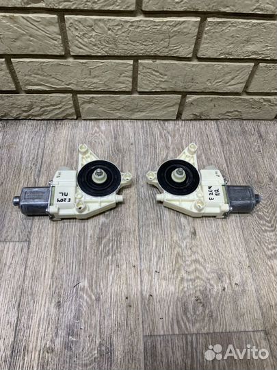 Mercedes W204 Моторчик стеклоподъемника LH RH