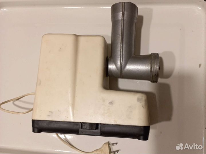 Электромясорубка 