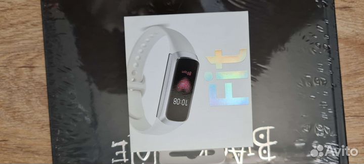 Фитнес браслетSamsung Galaxy FIT