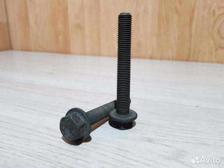 Болт распредвала Volkswagen Touareg 7LA BMV 2004