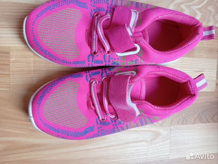 Кроссовки для девочки 28