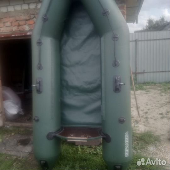 Надувная лодка с мотором