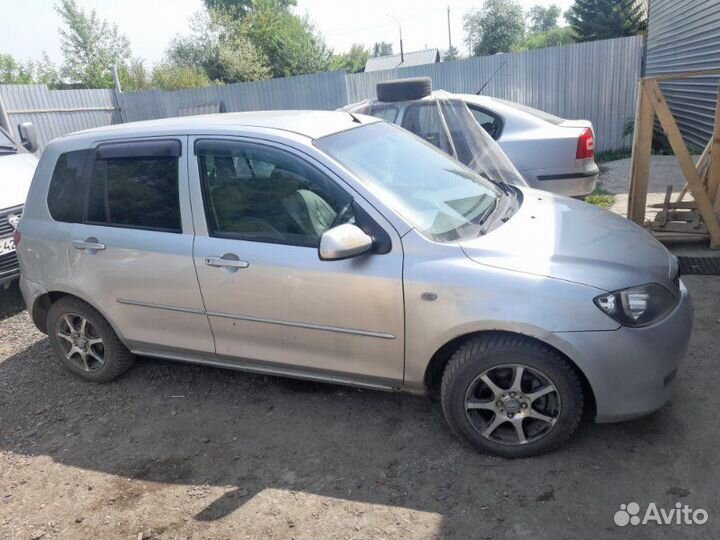 Автомобили на запчасти Mazda Demio DY5W