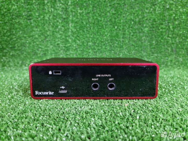 Звуковая карта Focusrite Scarlett Solo (3rd Gen)