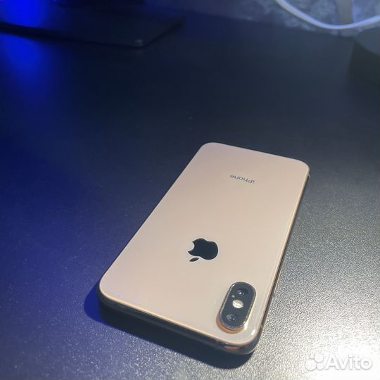 iPhone Xs, 64 ГБ