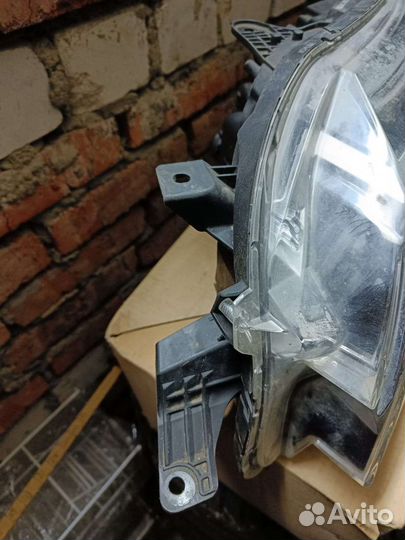 Фара левая Mitsubishi pajero sport 3