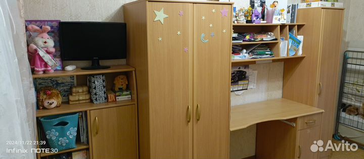 Письменный стол со шкафчиками(Модульная стенка)