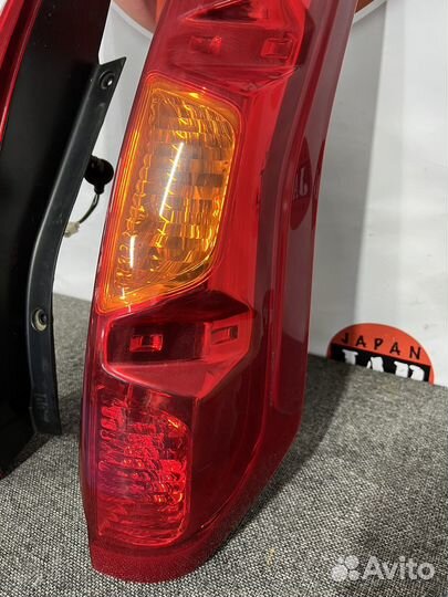 Фонарь левый правый Nissan X-Trail T31