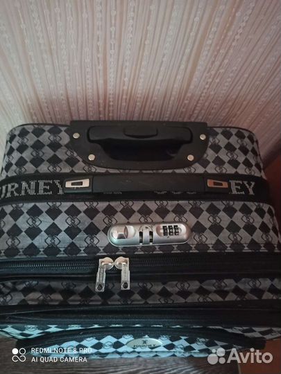 Чемодан на колесах