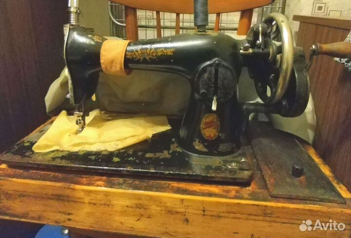 Швейная машина Подольск ручная
