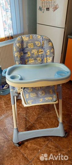 Стульчик для кормления jetem