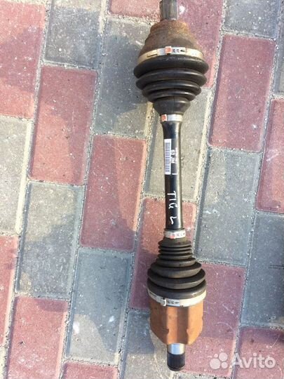 Привод передний левый правый Тигуан 2012 год