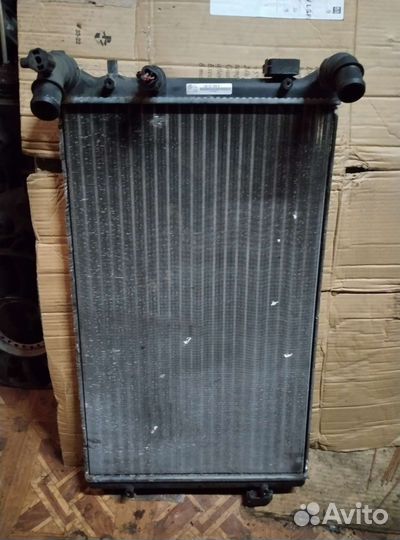 Радиатор охлаждения фольксваген гольф-4. 1,4