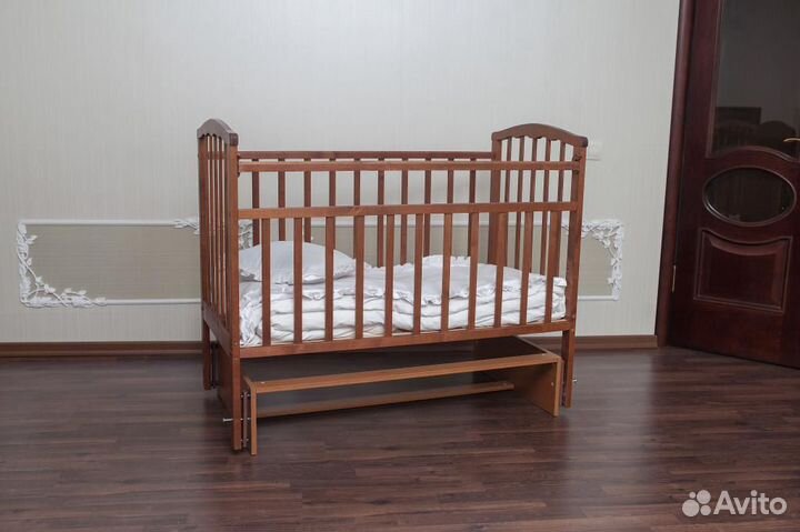 Детская кроватка маятник