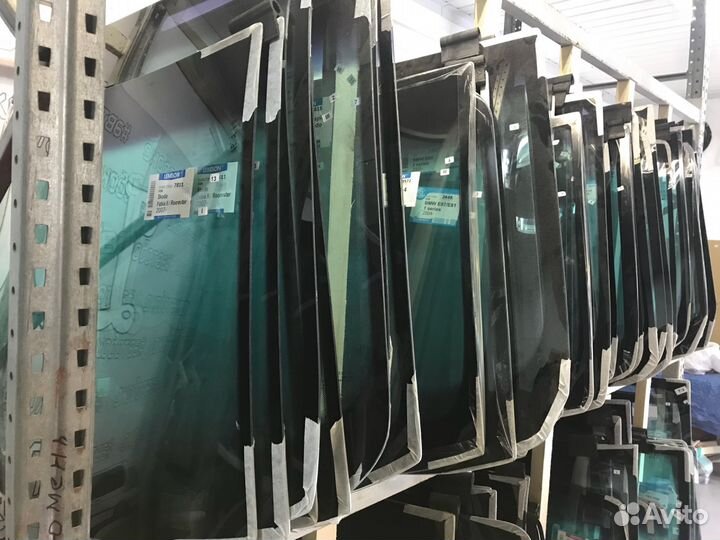 Лобовое стекло Subaru Legacy IV