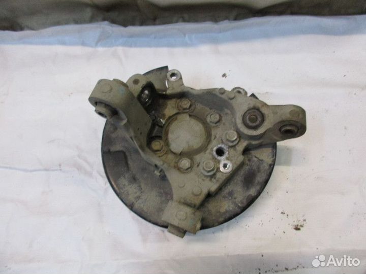 Кулак поворотный задний левый Nissan Teana J32 200