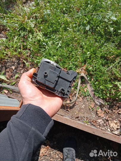 Дроссельная заслонка vag 03C133062M