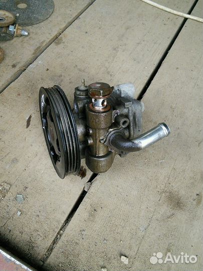 Насос гидроусилителя Сузуки джимни