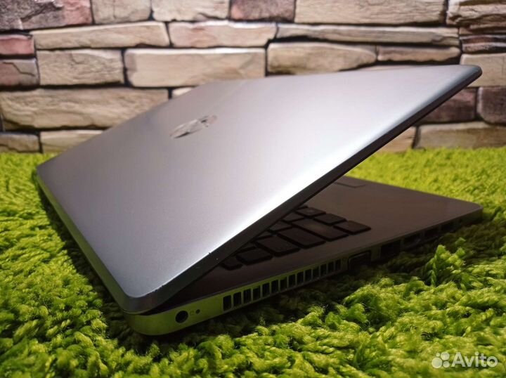 Новое состояние HP Core i5-7200 8Gb NVMe FullHD