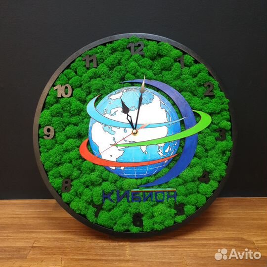 Часы настенные со мхом Континуум