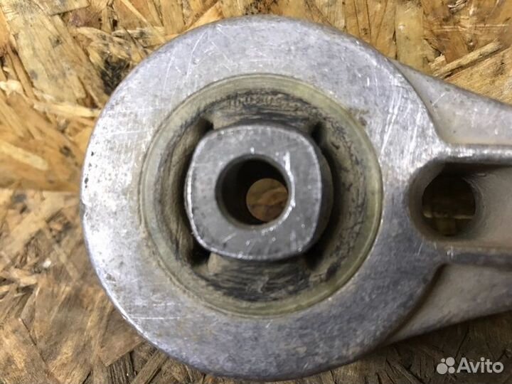 Кронштейн кпп Skoda Octavia A5 лифтбек 1 2011