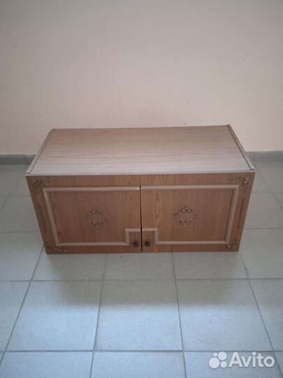 Шкаф-тумба с дверками для прихожей. (Б/у.)