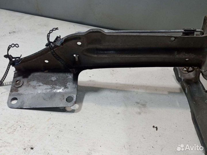 Замок капота правый Audi 80 B3 седан 1.8I 1989