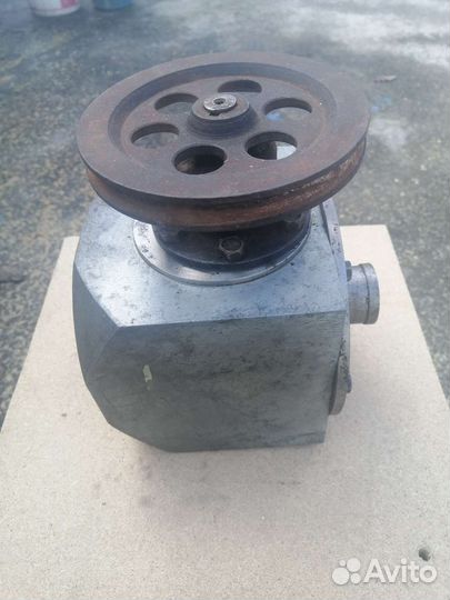 Угловой редуктор