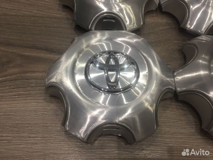 Колпачки (заглушки) на диски Toyota LC Prado 120