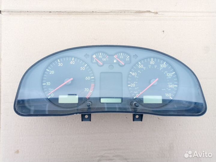 Панель приборов Volkswagen Passat B5