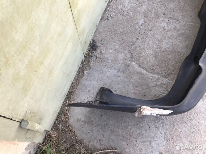 Задний бампер Toyota Platz 2002