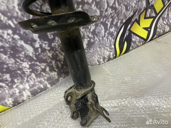 Амортизатор передний правый Astra H Астра Н Zafira