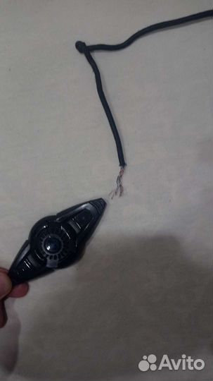 Сломанные наушники panteon