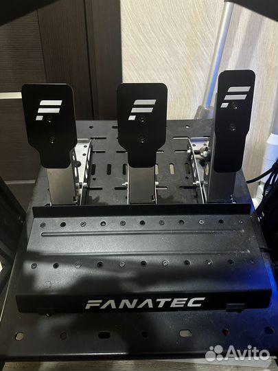 Кокпит для симрейсинга + рулевая база Fanatec
