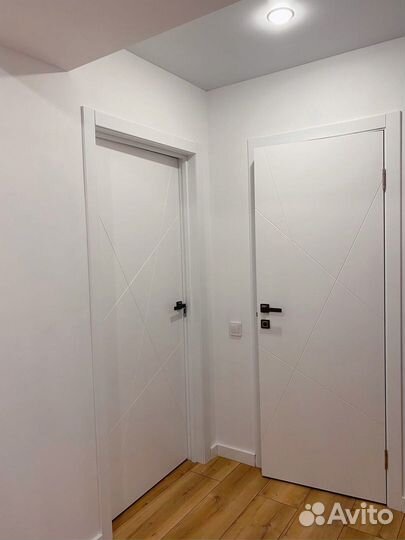 Дверь межкомнатная белая Геометрия