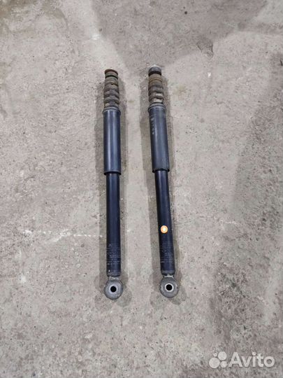 Ниссан Альмера g15 амортизатор задний