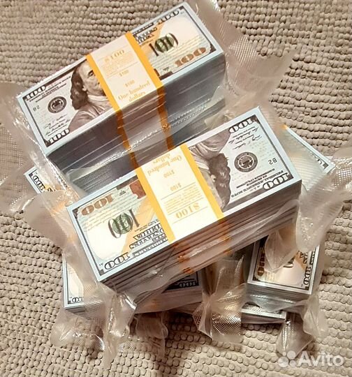 1 миллион долларов в вакууме (банк приколов)