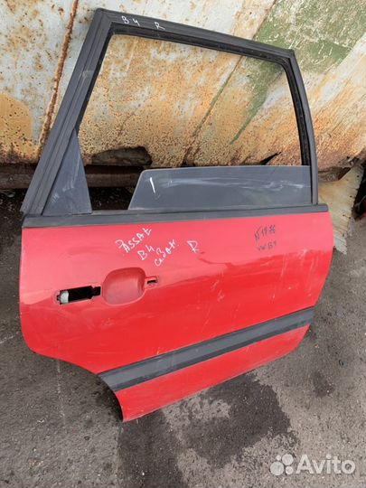 Дверь задняя правая Vw Passat B4 седан